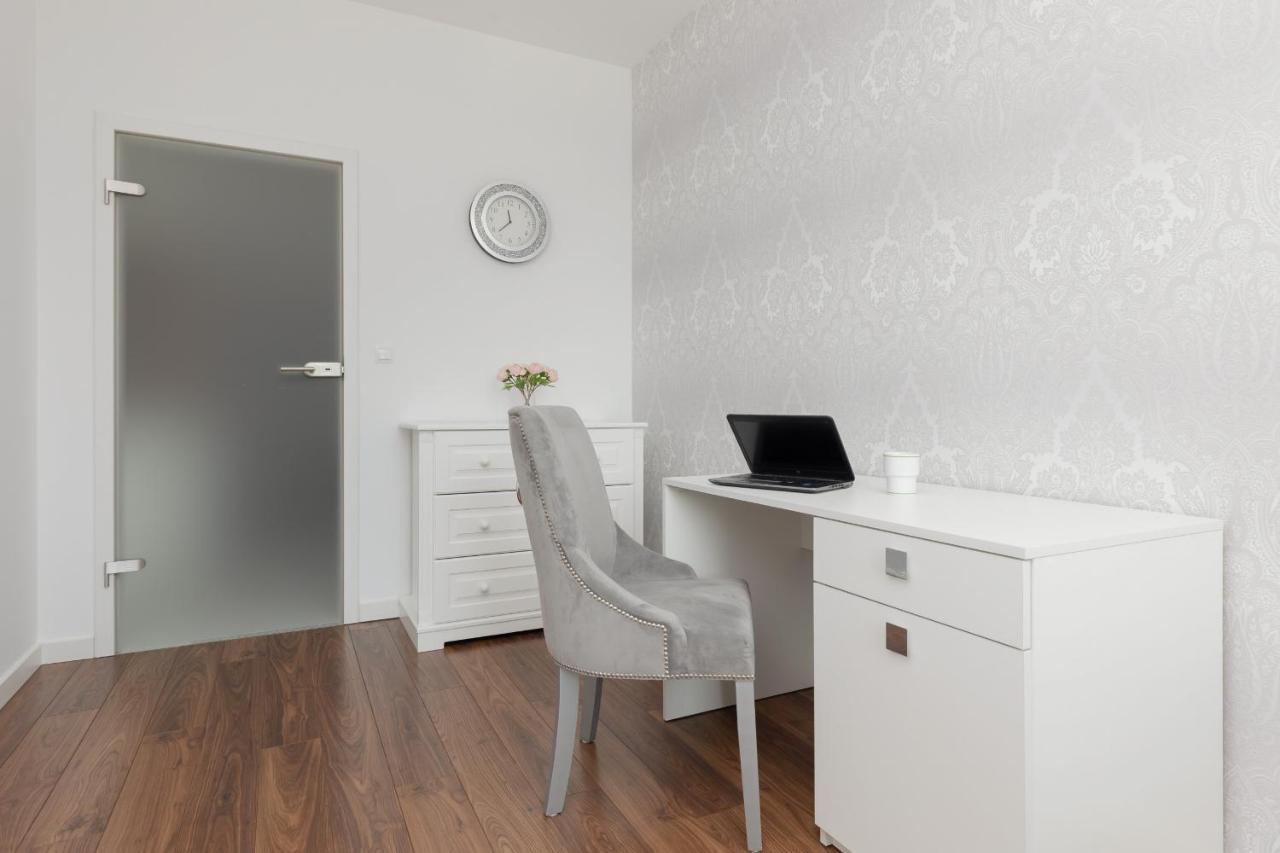 Silver Glam In Wilanow By Renters Апартаменти Варшава